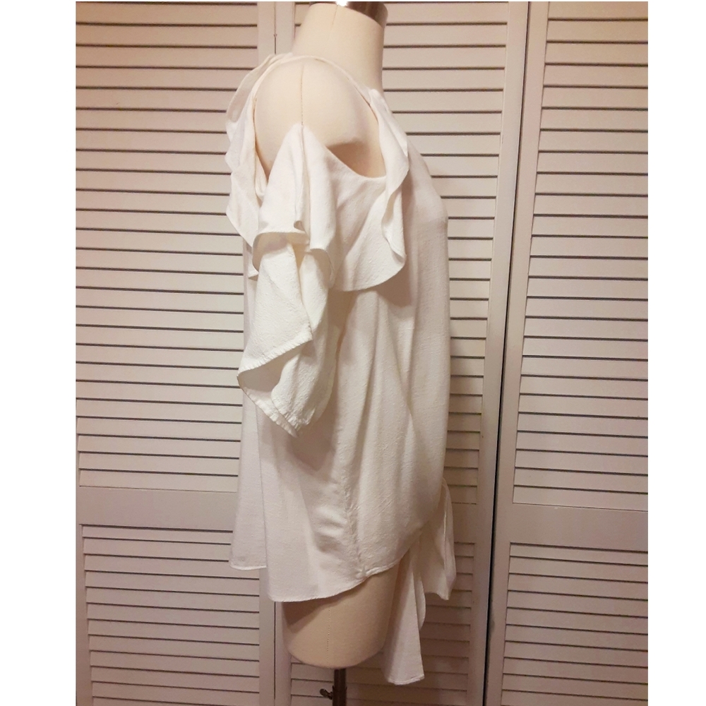Cold Shoulder Linen Umgee Ruffle Sleeves Top - Picture 2 of 9